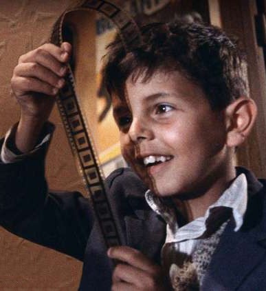 Un'immagine di "Nuovo Cinema Paradiso" di Giuseppe Tornatore