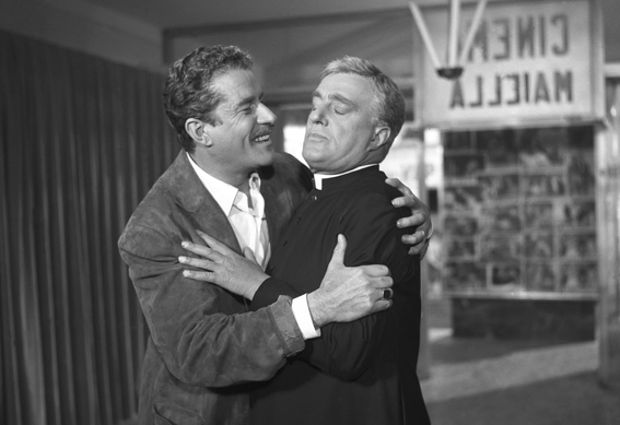 Amedeo Nazzari e Vittorio De Sica in "Anna di Brooklyn" di Vittorio De Sica, Carlo Lastricati (1958)