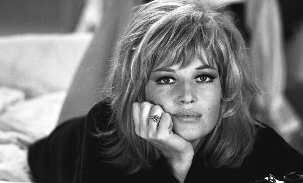 Monica Vitti in "Fai in fretta ad uccidermi... ho freddo!", Francesco Maselli (1967)
