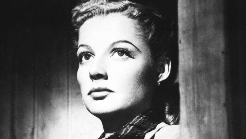 "La bandiera sventola ancora" (Edge of darkness), di Lewis Milestone (1943). ©WBEI