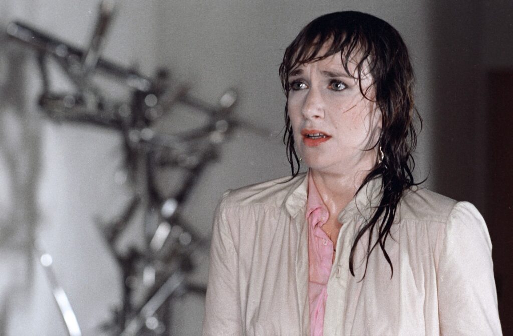 Daria Nicolodi in "Tenebre" di Dario Argento. Foto di Franco Bellomo Fondo Reporters Associati Archivio Fotografico Cineteca Nazionale CSC