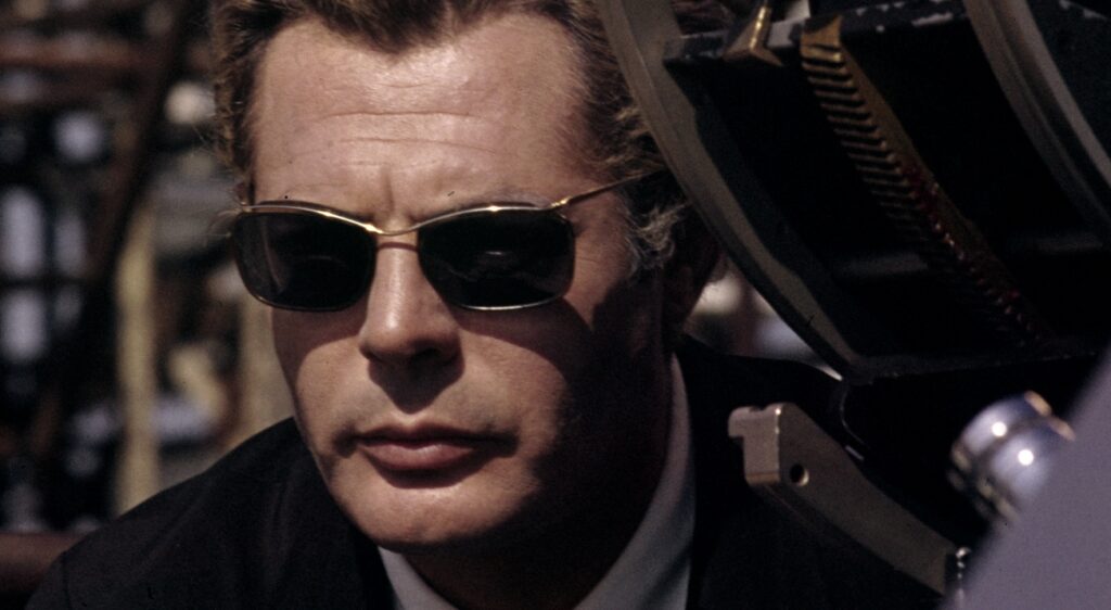 Marcello Mastroianni sul set di 8½