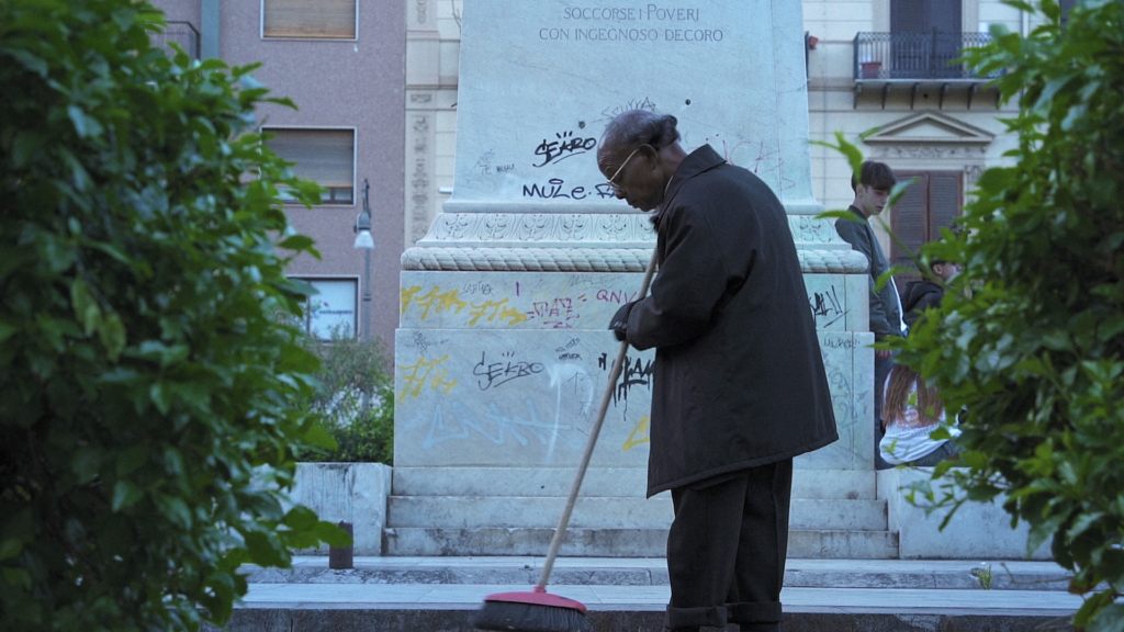 “Grazie, buona giornata” di Giuseppe Modafferi